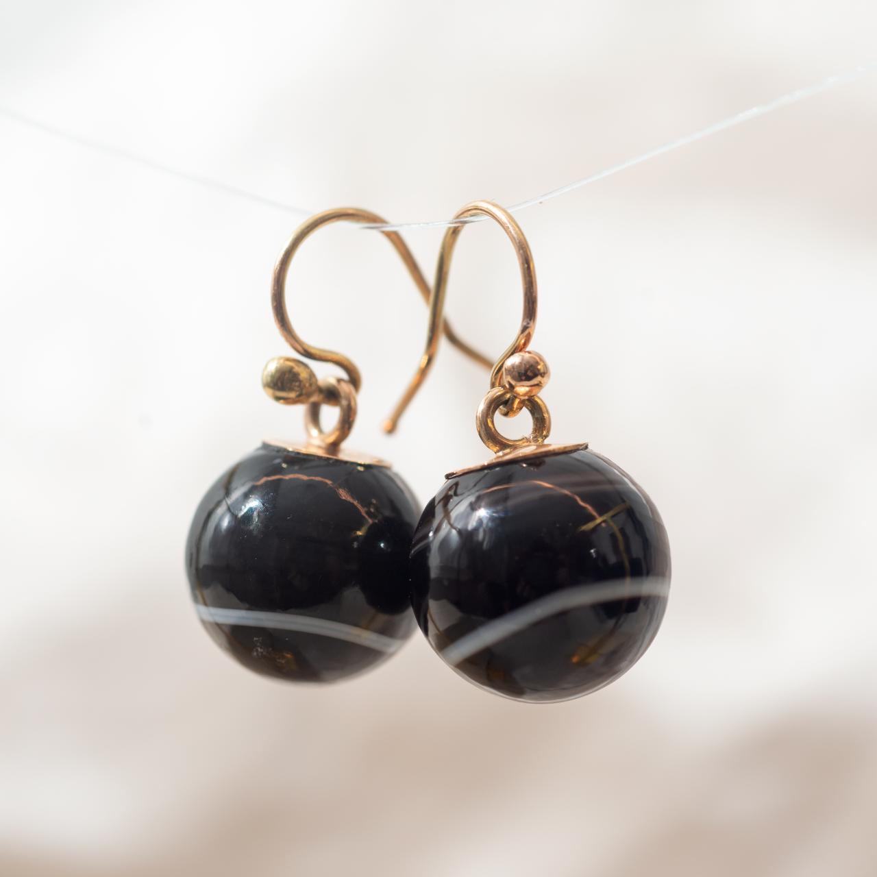 Antique agate swing earrings