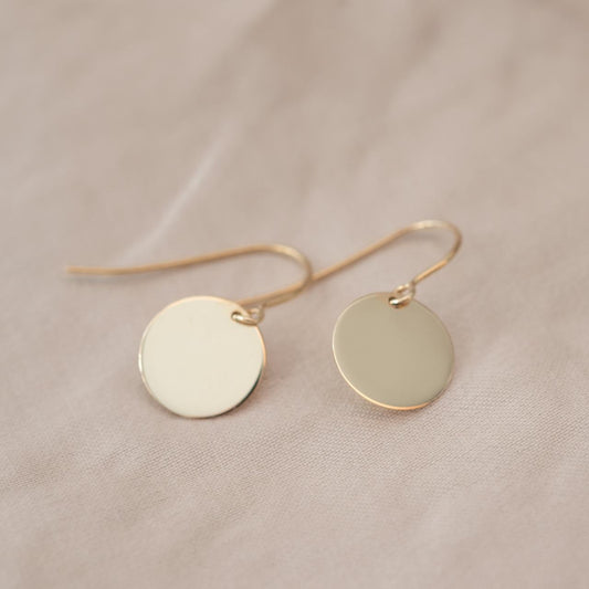 Flat disc swing earring, yellow gold Flat disc swing earring, yellow gold