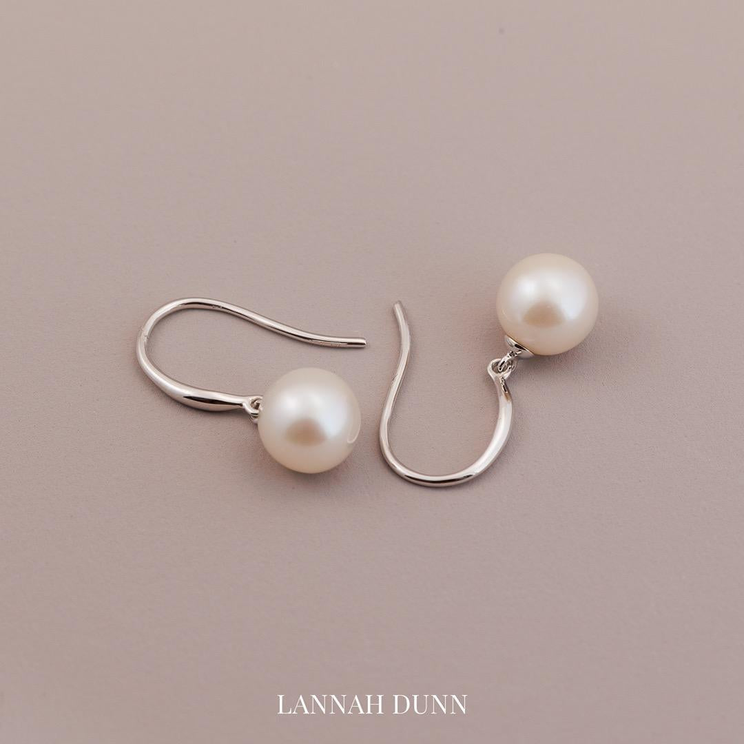 LD Round freshwater pearl drop earrings, white gold