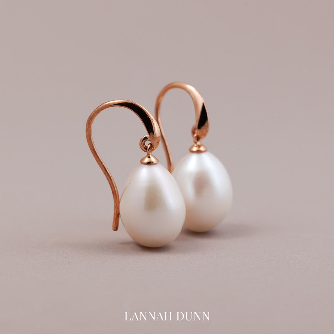 LD Swan hook oval pearl drop earrings, rose gold