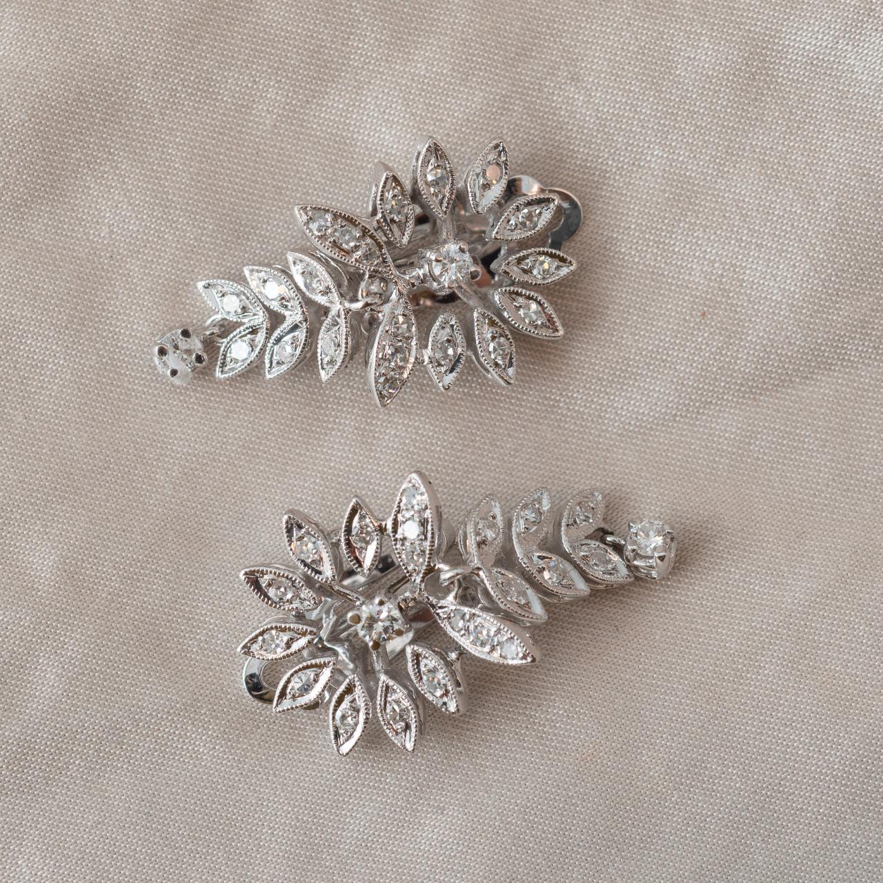 Diamond petals vintage clip-on earrings in white gold