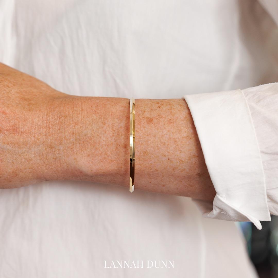 LD Knife edge 9ct solid round bangle