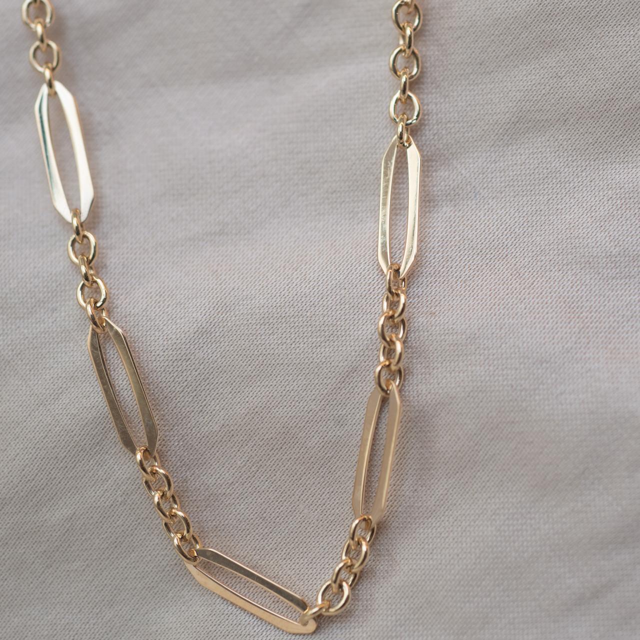 Vintage look, fine chain