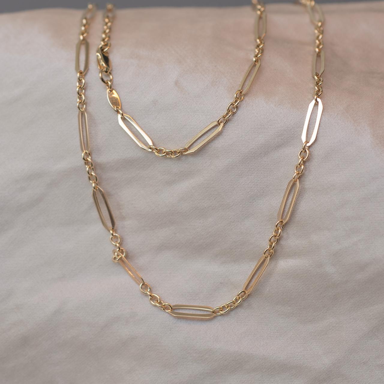 Vintage look, fine chain