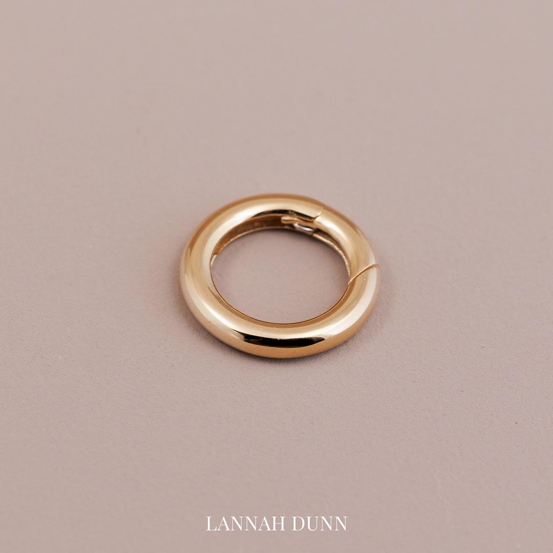 Round push spring clasp, round