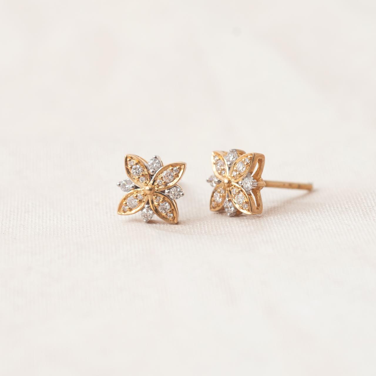 LD diamond snowflake stud earrings