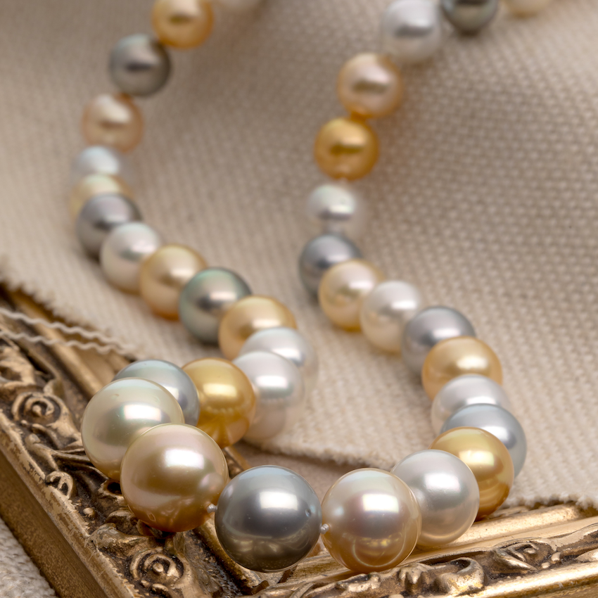 Lustrous soft tone South Sea and Tahitian necklace strand
