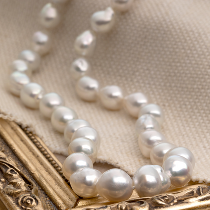 White south sea pearl necklace strand