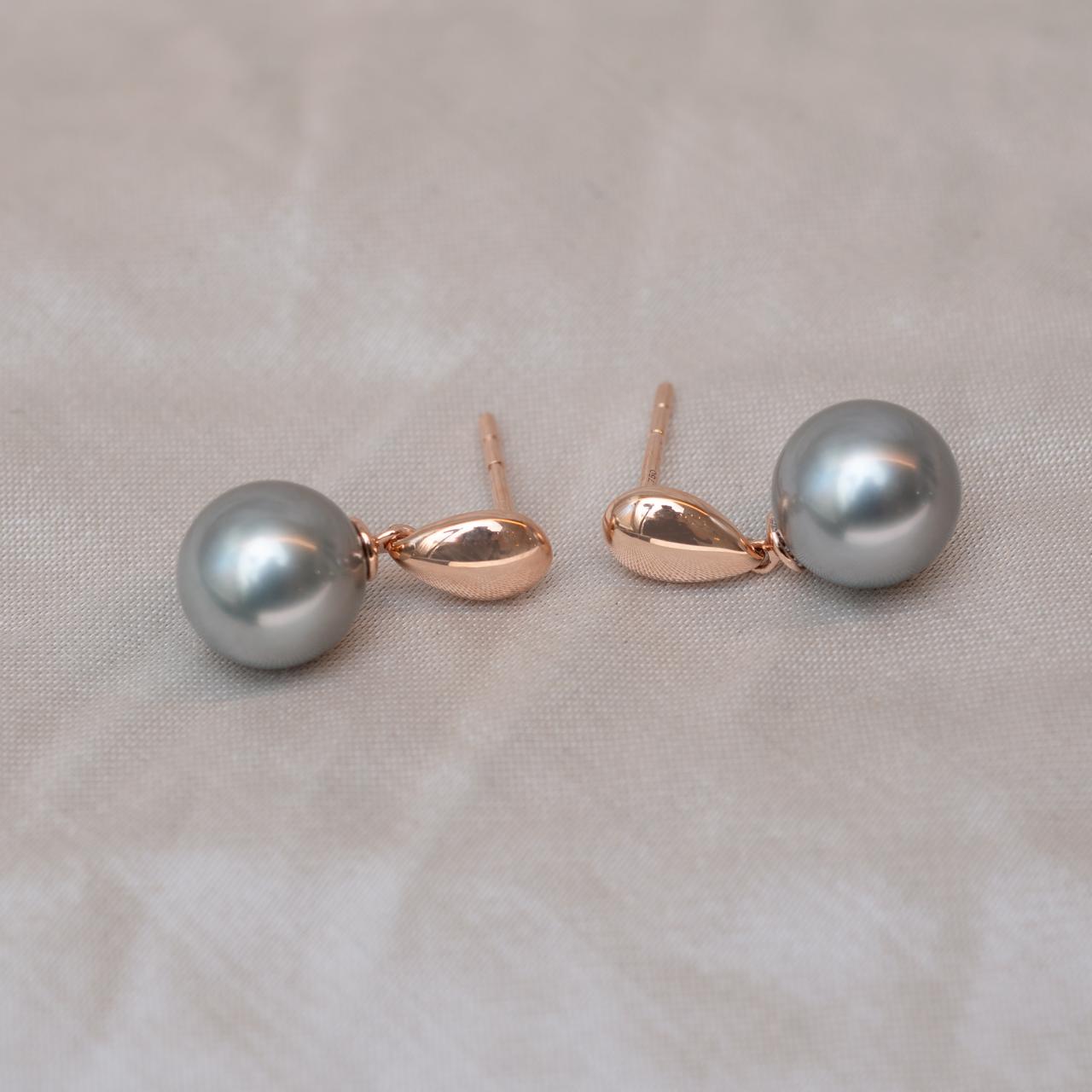 The LD Teardrop Tahitian Pearl,  rose gold