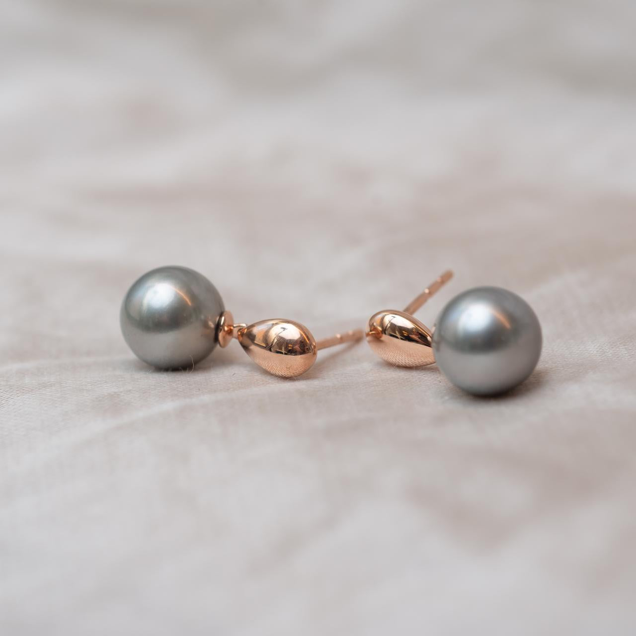 The LD Teardrop Tahitian Pearl,  rose gold