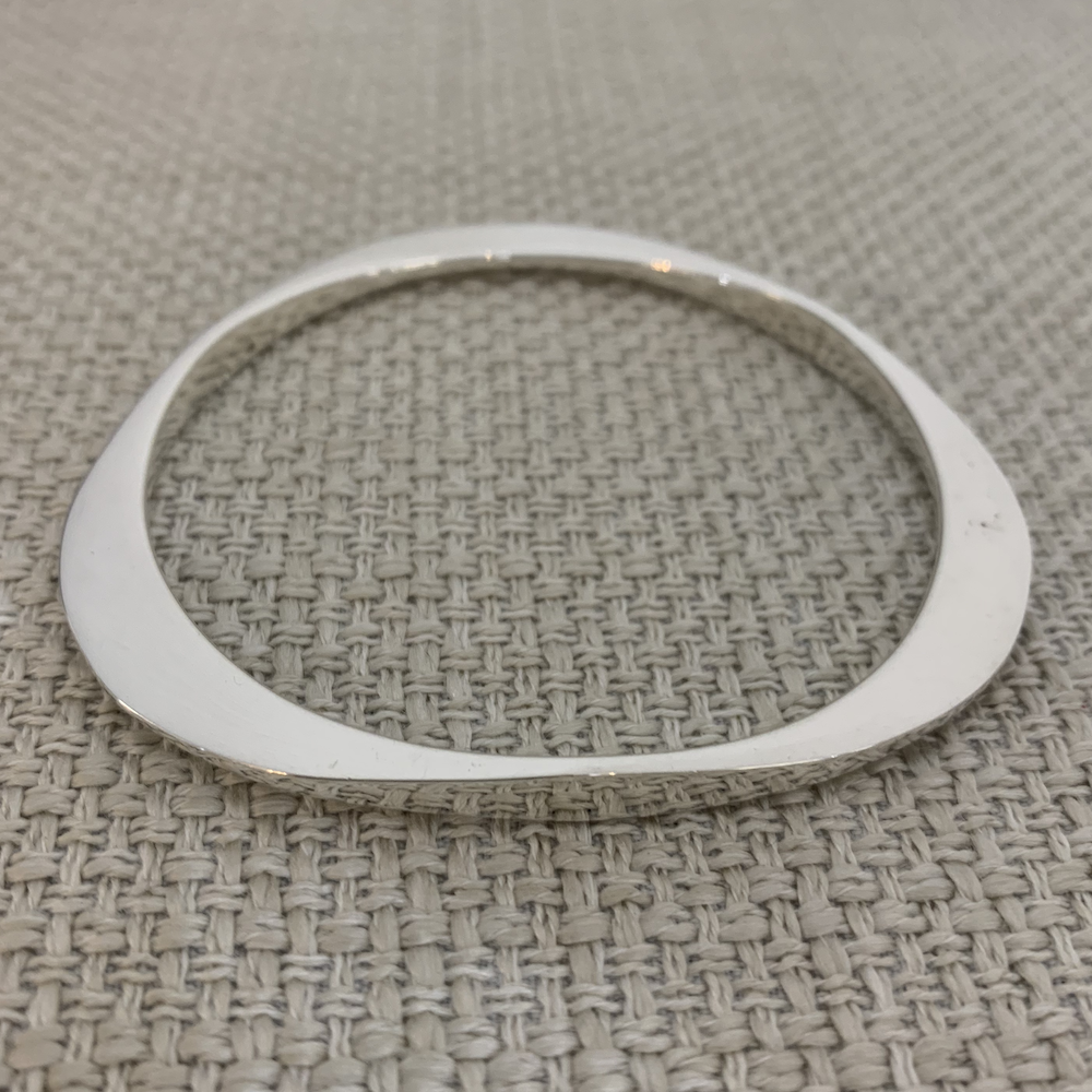 Triangular taper bangle in sterling silver