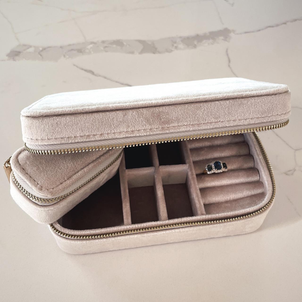 Lush Latte LD Velvet Jewellery Case