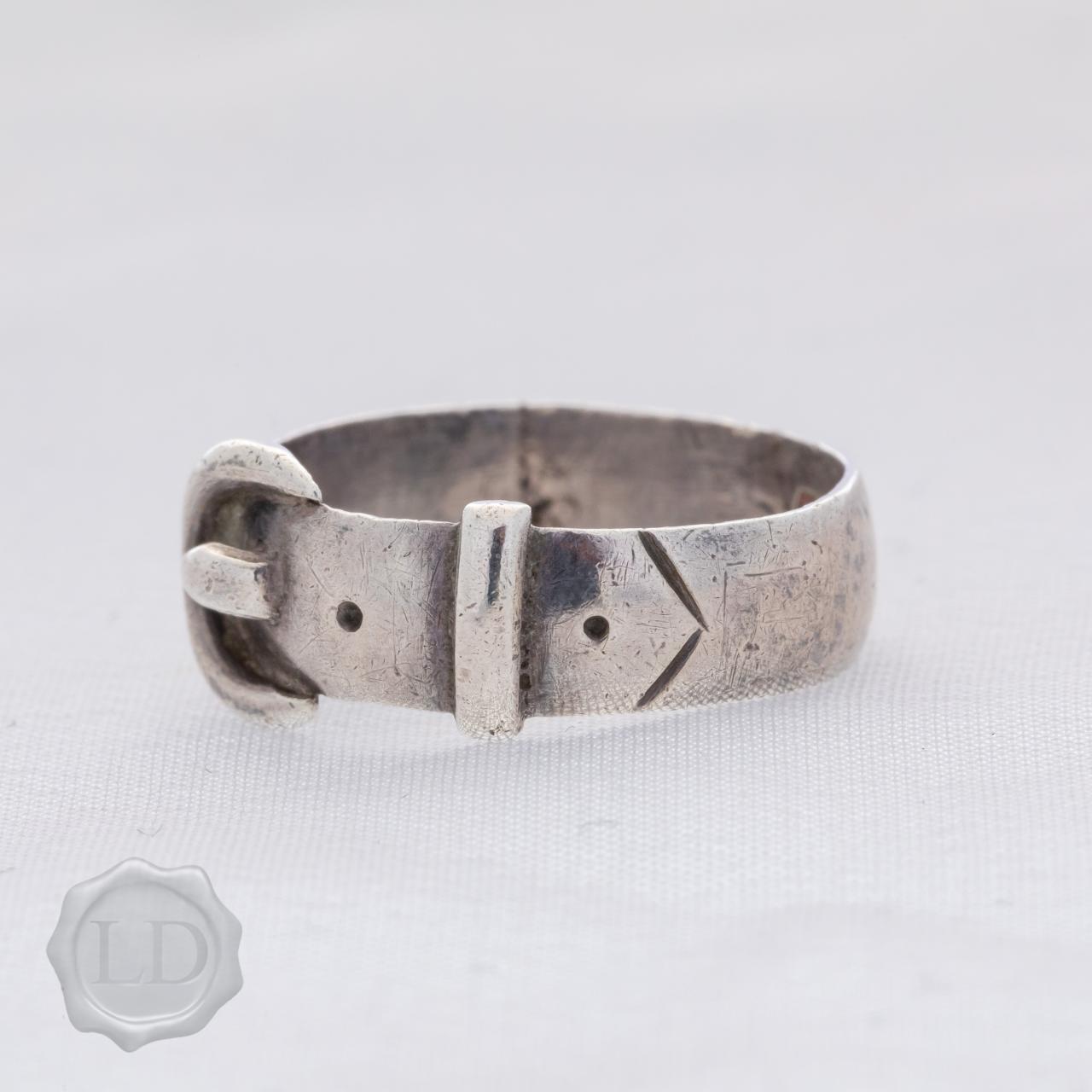 Antique buckle ring