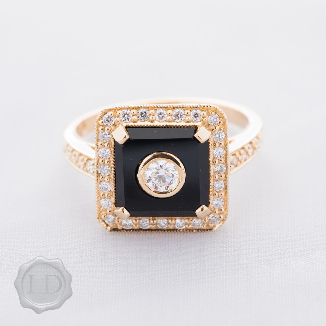 Grandi onyx & Diamond Ring, yellow gold