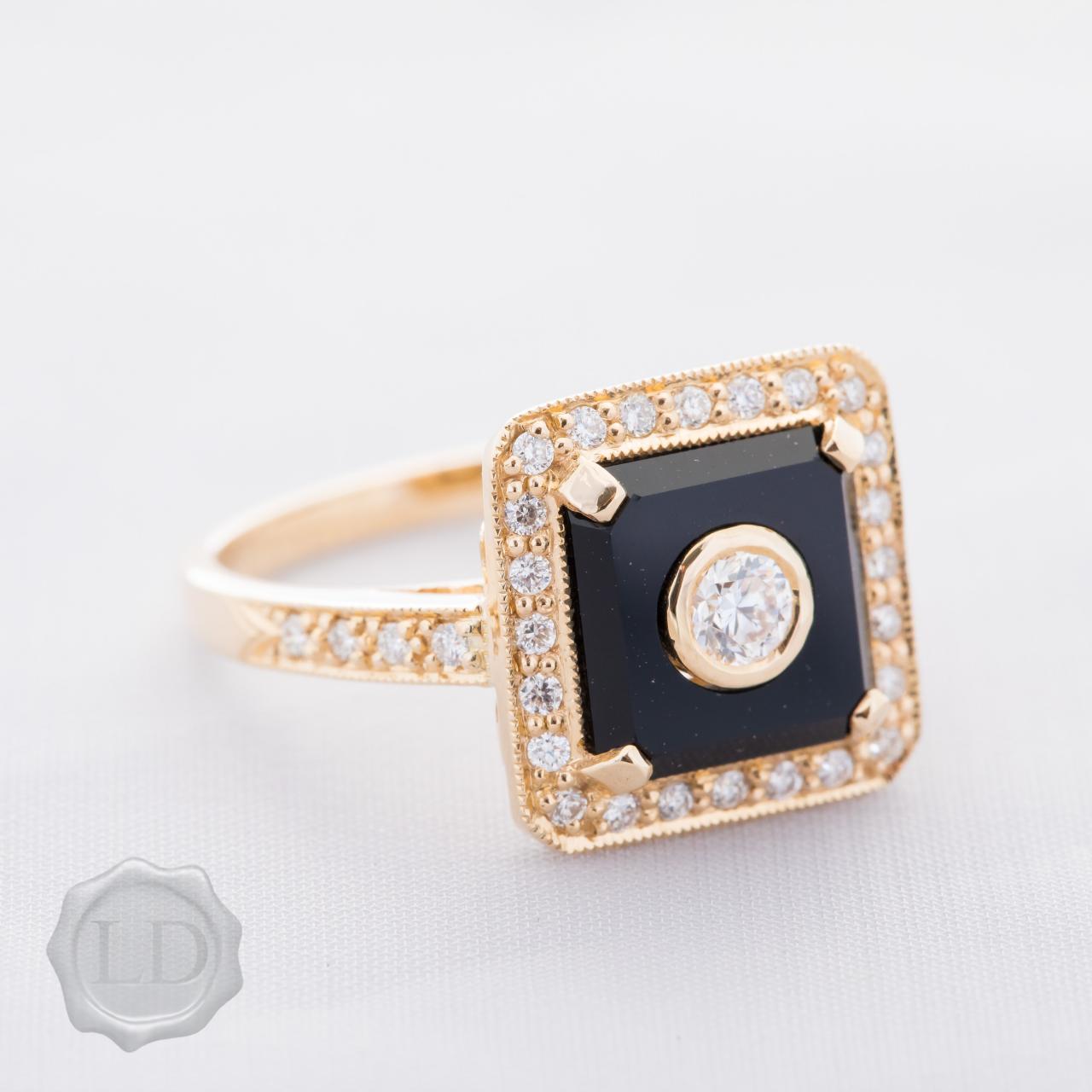 Grandi onyx & Diamond Ring, yellow gold