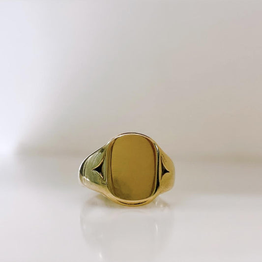 Antique English Gold Crest Ring Antique English Gold Crest Ring