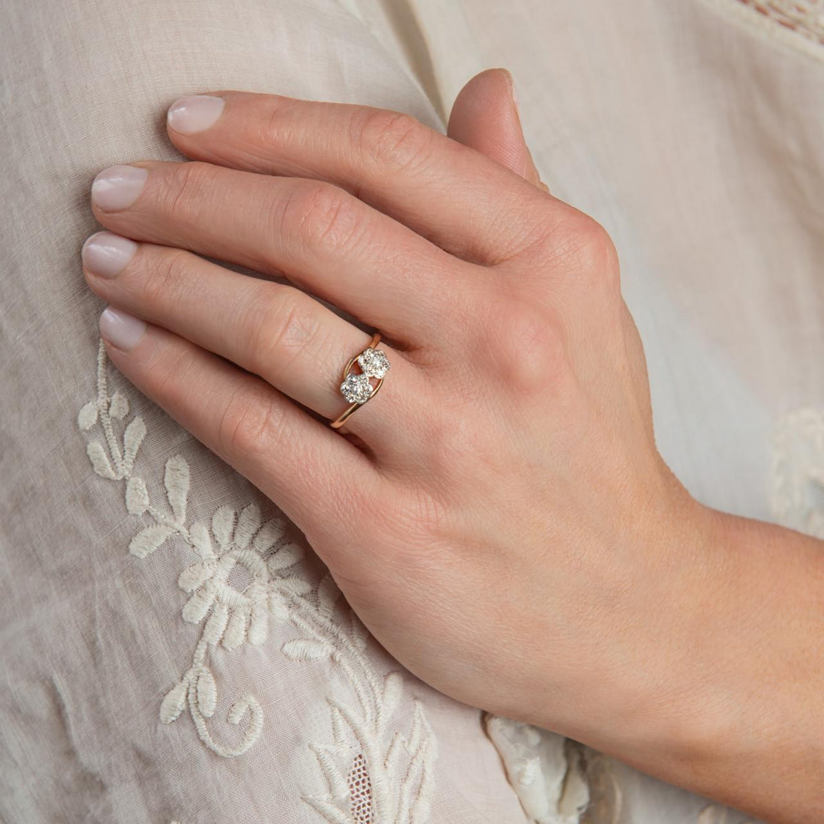 English double daisy twist ring