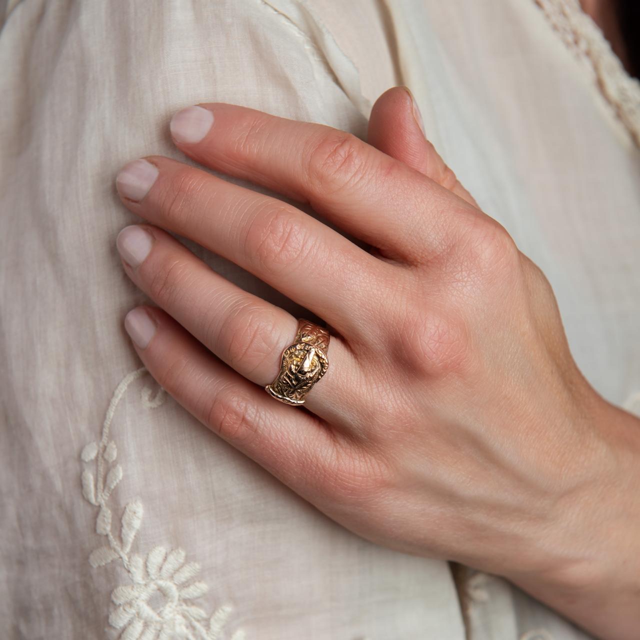 Vintage engraved buckle ring