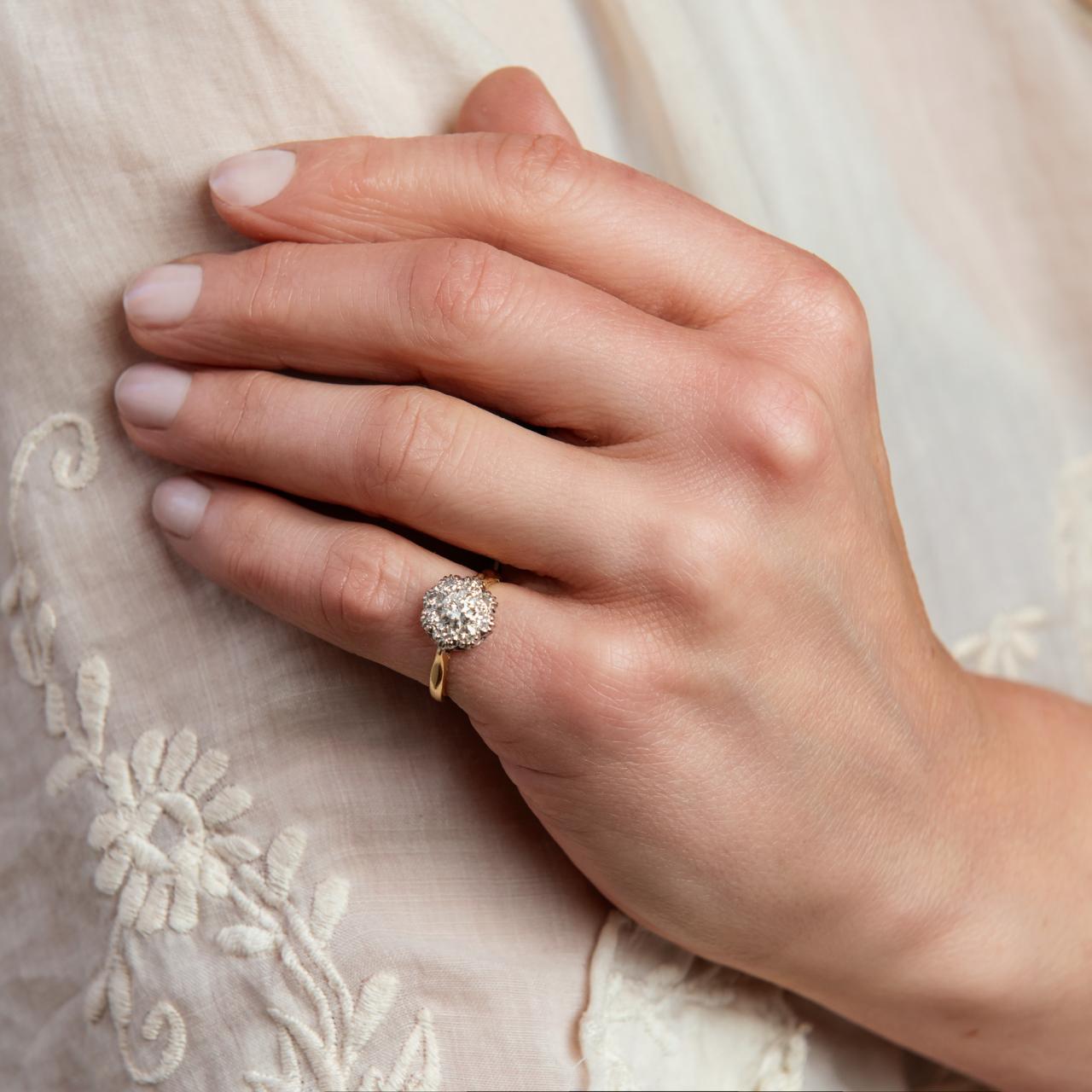 Vintage daisy cluster ring