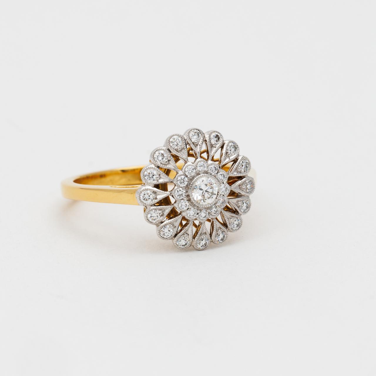 LD two-tone Petals Ring