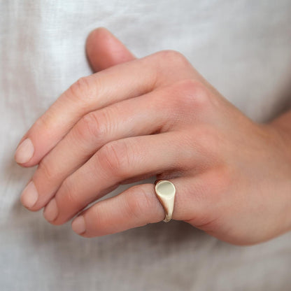 The LD Midi Monogram Signet Ring