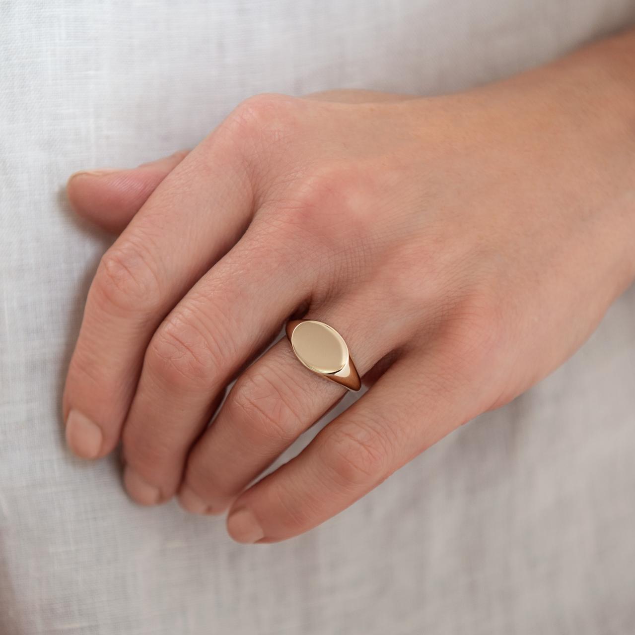 The LD Sunrise Monogram Signet Ring