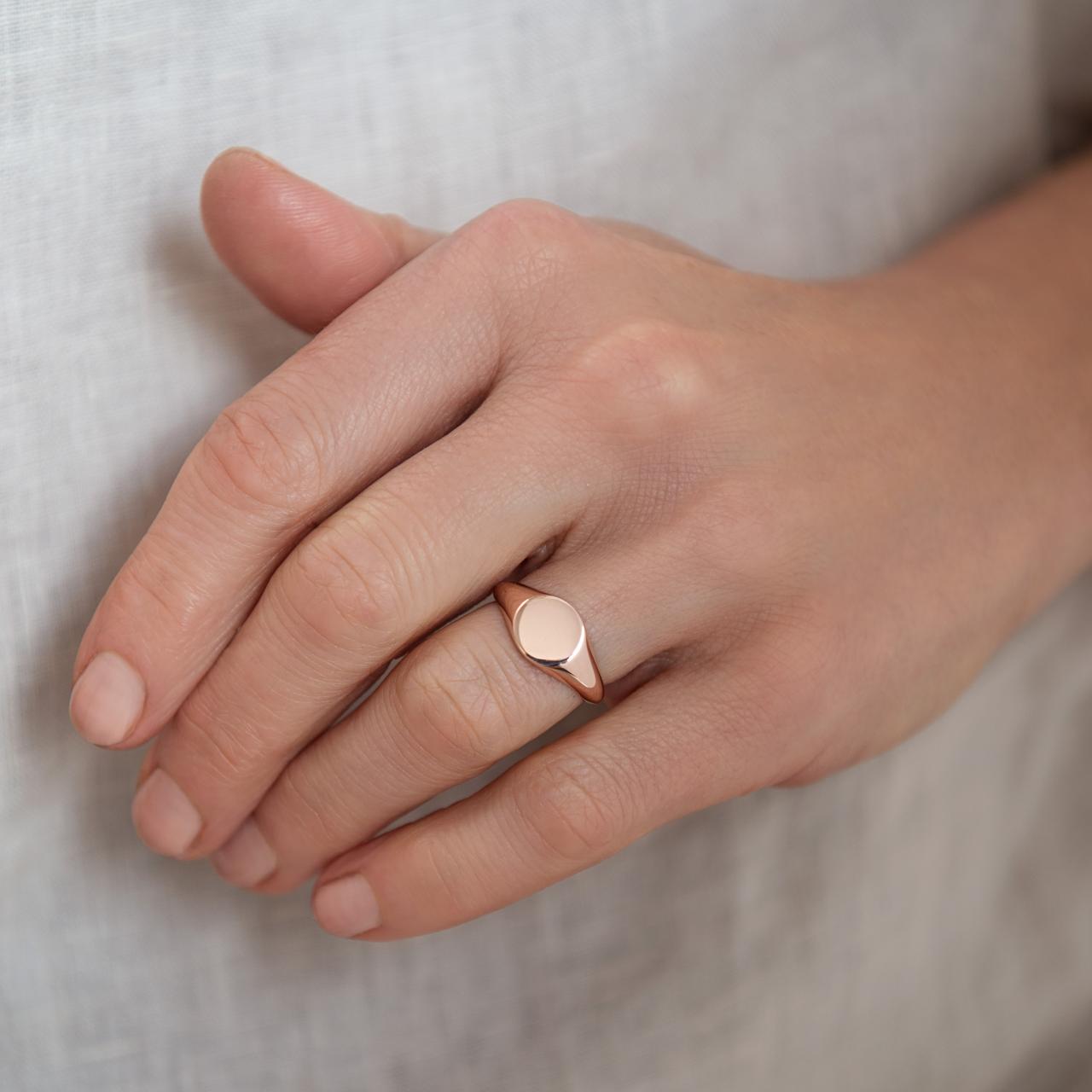 Signature LD Women’s Midi Monogram Ring