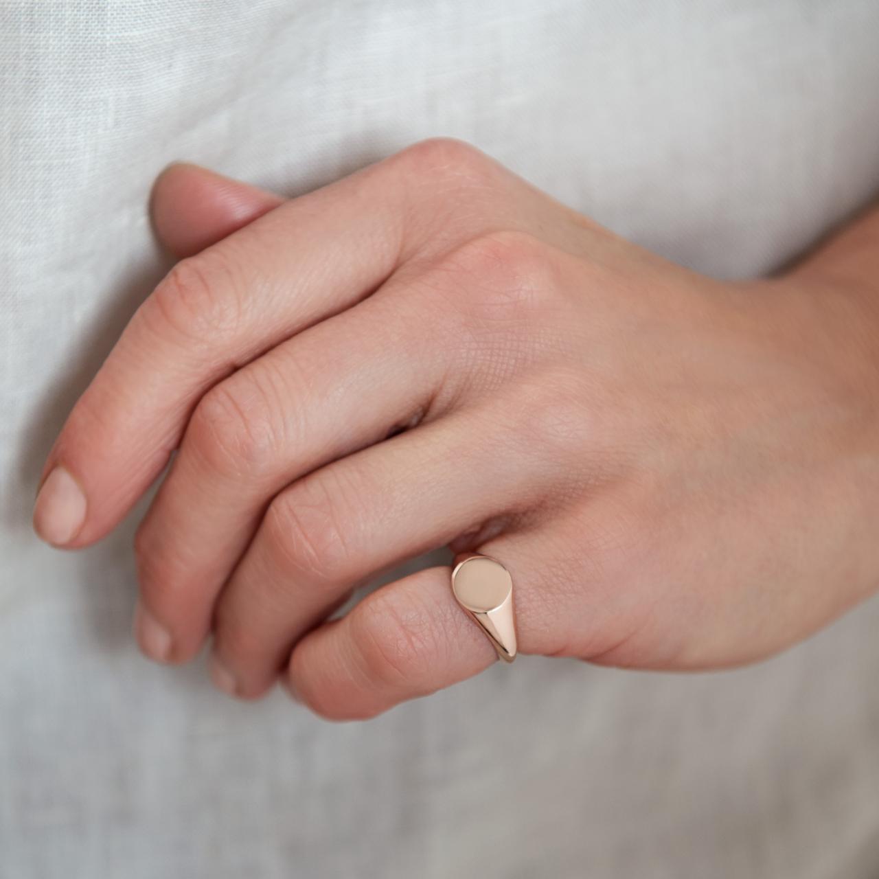 Signature LD Women’s Midi Monogram Ring