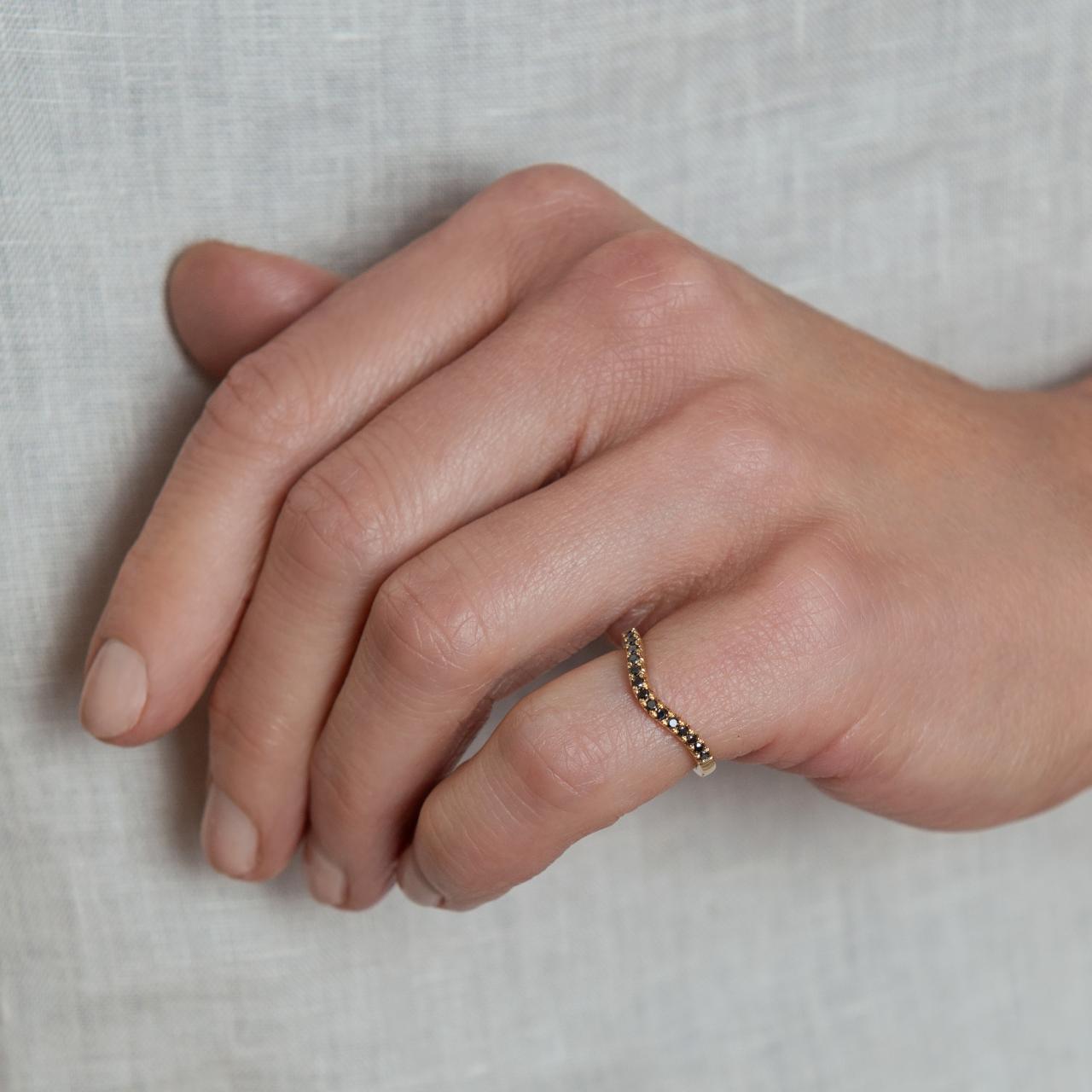 Black Diamond LD Toujours Midi Diamond Huggie Ring