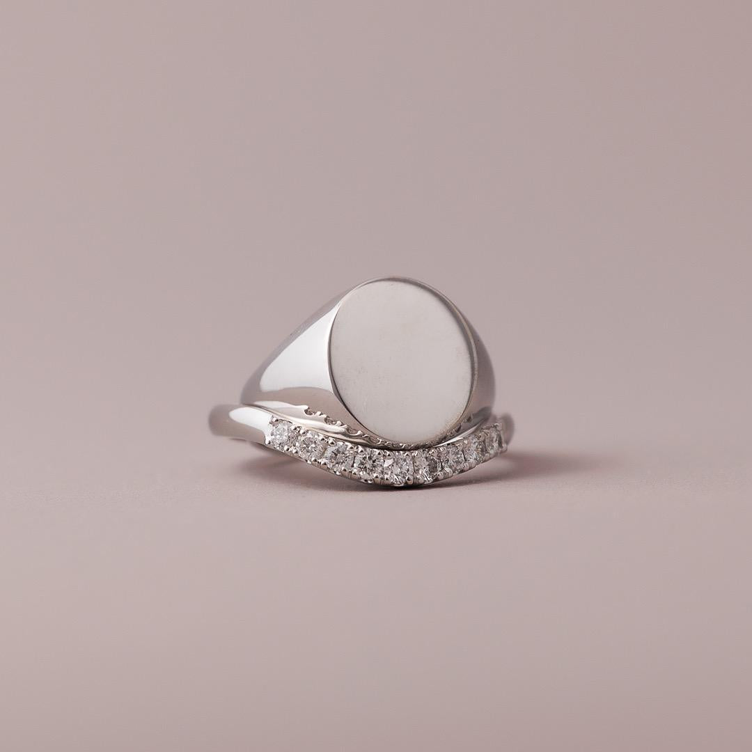 LD Petit Classic Huggie in 9ct white gold
