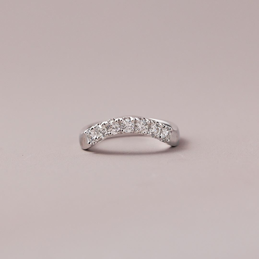 CLASSIC 2.0 DIAMOND HUGGIE RING