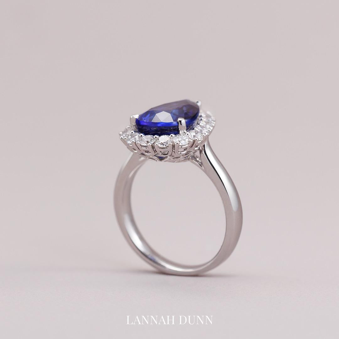 Pear-cut sapphire & diamond cluster