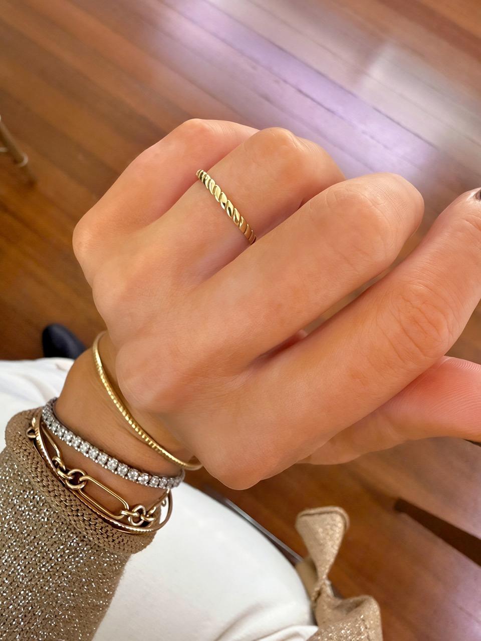 Gold twist band